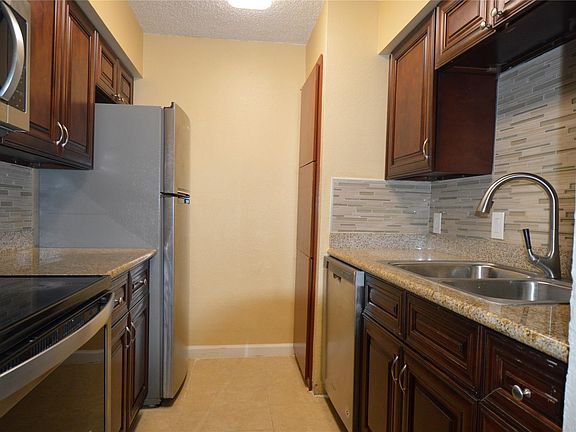 5th image of 1900 Bay Area Blvd #225
