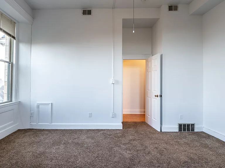 1516 Warren St — Photo 13