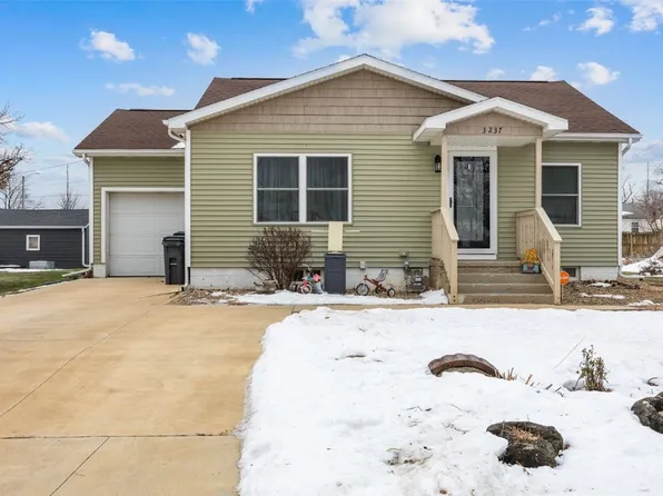 3237 Dalewood Ave SE, Cedar Rapids, IA 52403