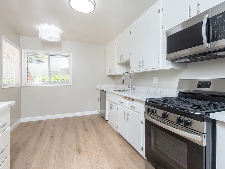 10554 National Blvd #3 — Photo 4