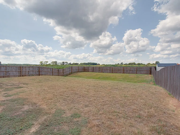 200 Abercorn Dr — Photo 23
