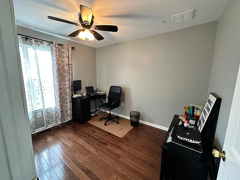 8 Carpenter Ct — Photo 9