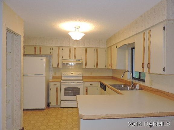 4th image of 3126 Victory Palm Dr