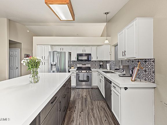 4th image of 9186 W SAINT JOHN Road