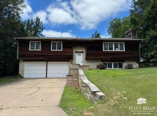1737 Denholm Dr, Manhattan, KS 66503