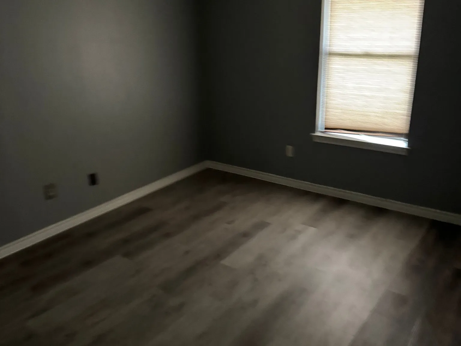 3 bed, 2.0 bath, 1400 sqft, $1,900 — Photo 2