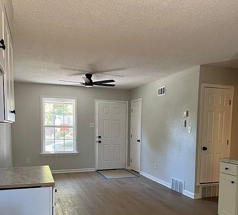 3rd image of 3764 Longmont Cv