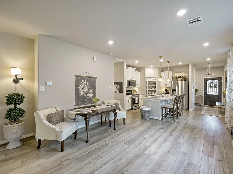 7099 Silverleaf Oak St — Photo 8