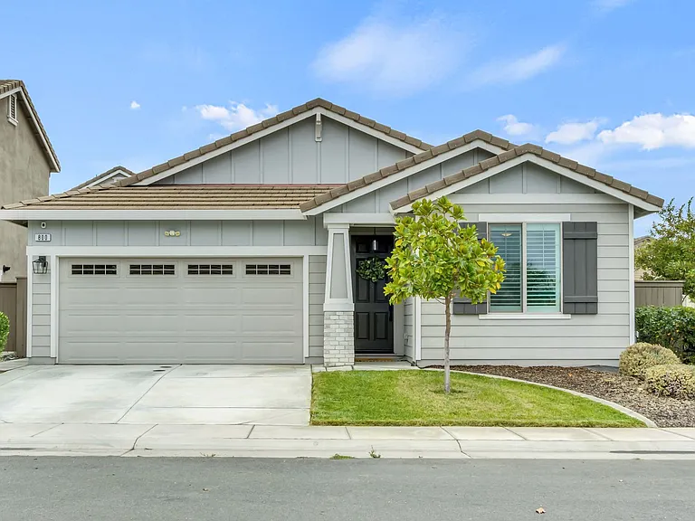 800 Daggerwing Ct — Photo 4