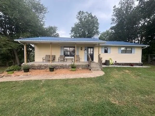 1611A May Ln W, Harrison, AR 72601