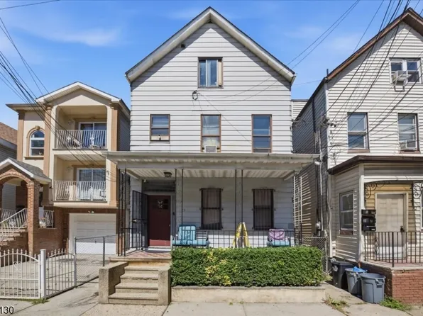 70 4Th St, Elizabeth City, NJ 07206