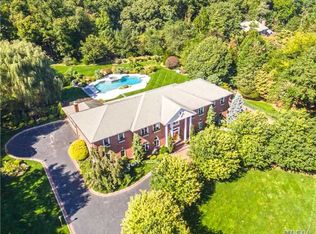 14 Golf Club Rd, Saint James, NY 11780