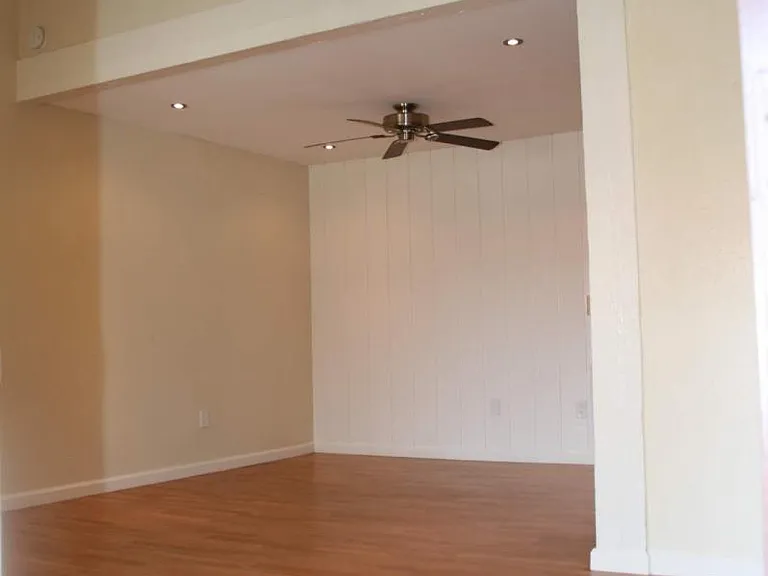 1000 W Macarthur Blvd #68 — Photo 4