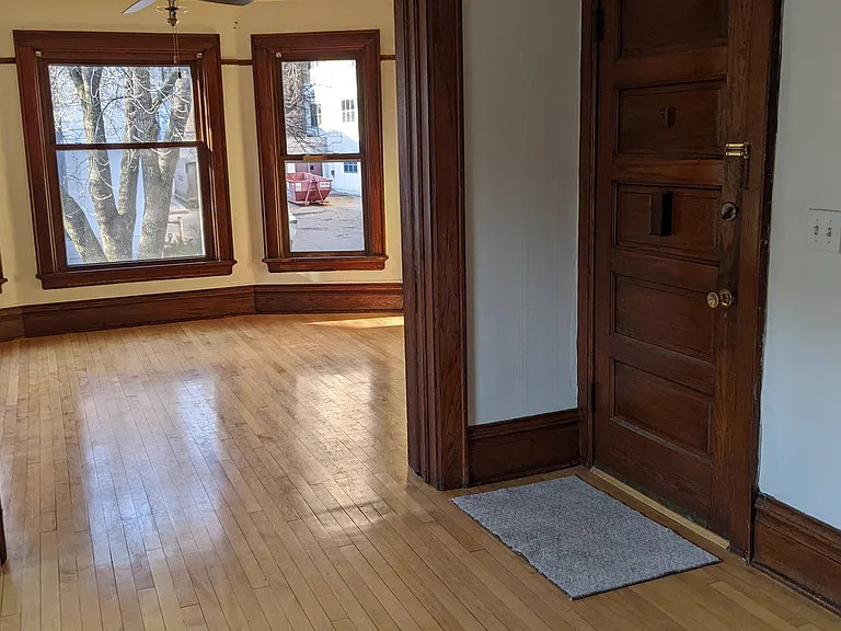 315 W Doty St #2 — Photo 3