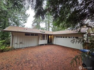 31 E Village View Dr, Allyn, WA 98524