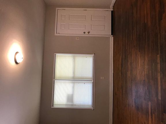 2nd image of 4917 Winchester St