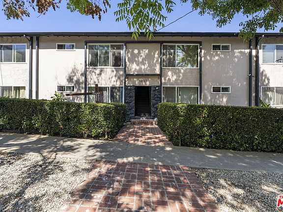 5th image of 1351 Armadale Ave