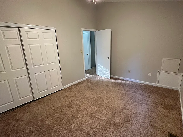 589 Holly Ct — Photo 11