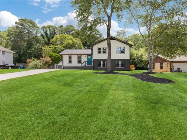 2531 Falcon Ridge Dr, Grayson, GA 30017