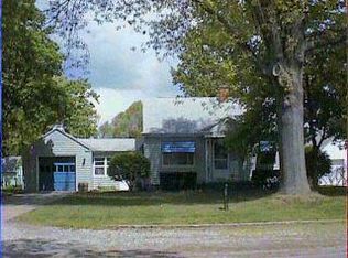 1082 E Airport Rd, Muskegon, MI