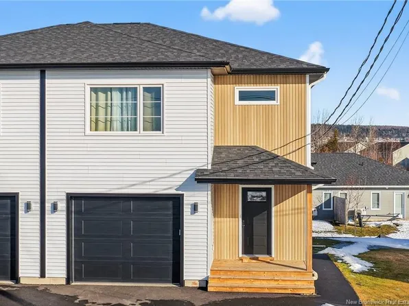 203 Teaberry Ave, Moncton, NB E1G 0N8
