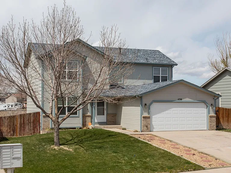 1130 Pond Side Dr — Photo 2