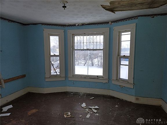 3rd image of 727 W High St