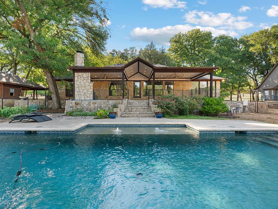 1st image of 158 Deer Creek Dr