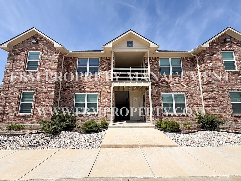 1203 N Clay St #521 — Photo 1