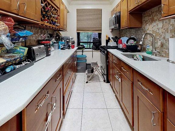 4th image of 7710 Ditmars Blvd
