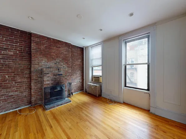 305 East 91st Street image 1 of 12