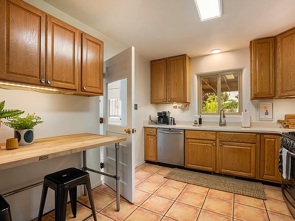 4th image of 1435 Princeton Ct NE
