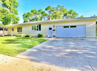 2120 13th Ave SE, Aberdeen, SD 57401