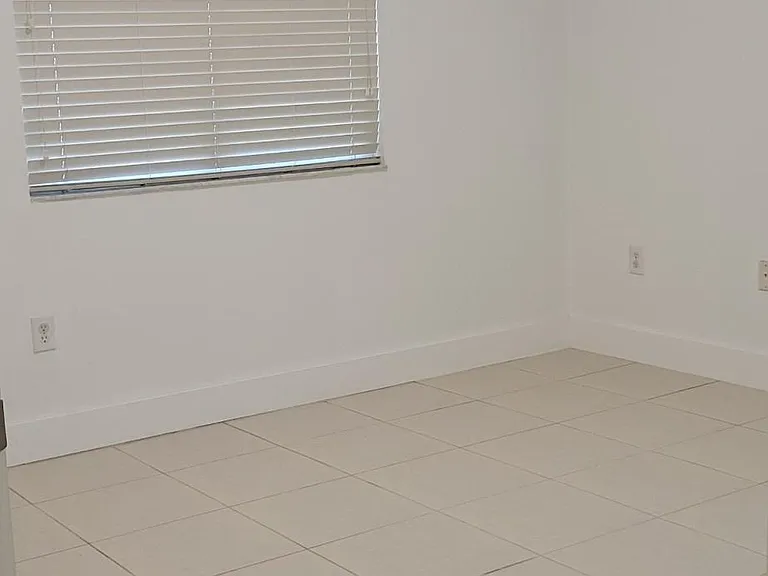 970 NE 34th Ave #103 — Photo 12