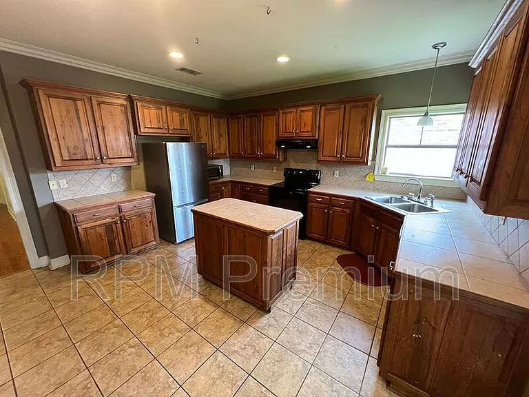 3995 Water Oak Dr — Photo 6