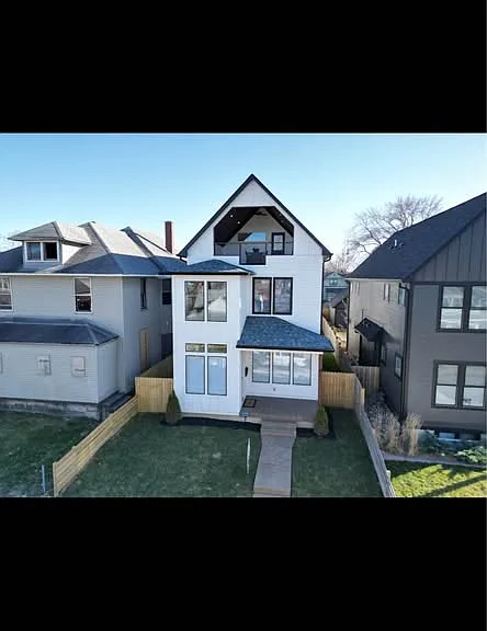 811 E Minnesota St — Photo 1