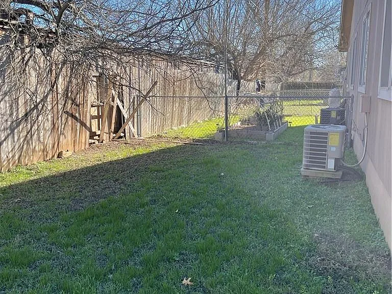 8704 Pineridge Dr #A — Photo 16