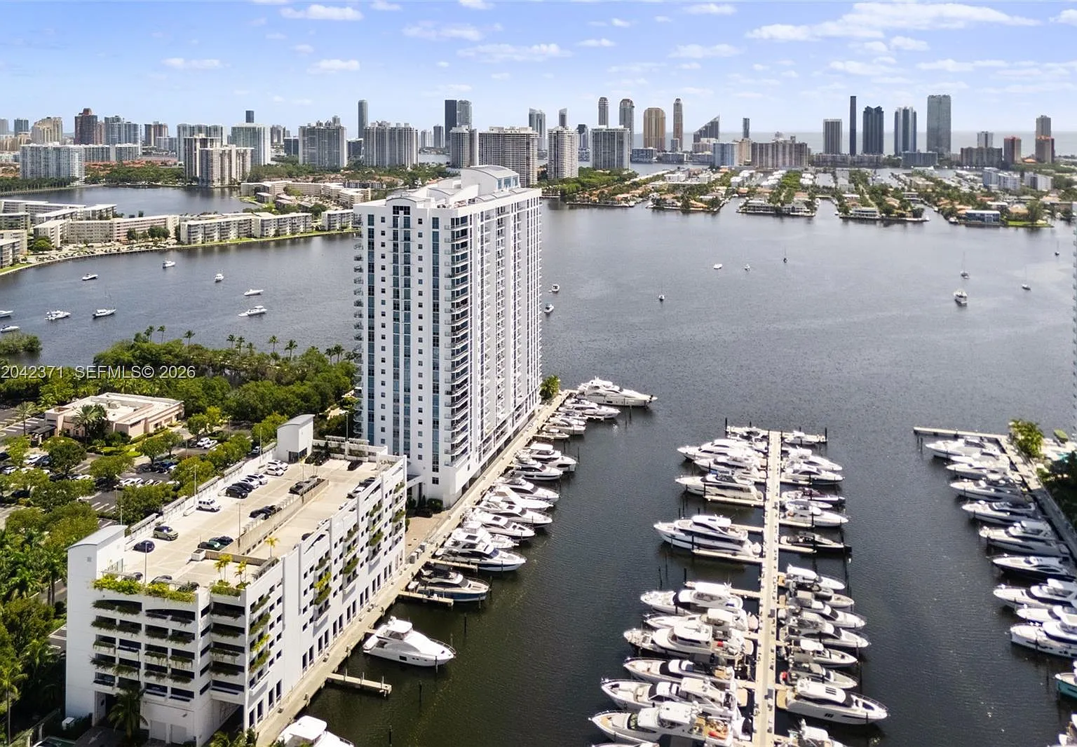 Marina Palms Residences N — Photo 2