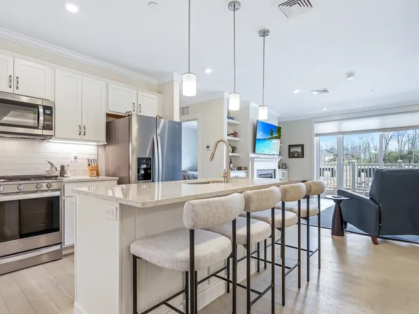 7 Longview Drive #204, Atkinson, NH 03811