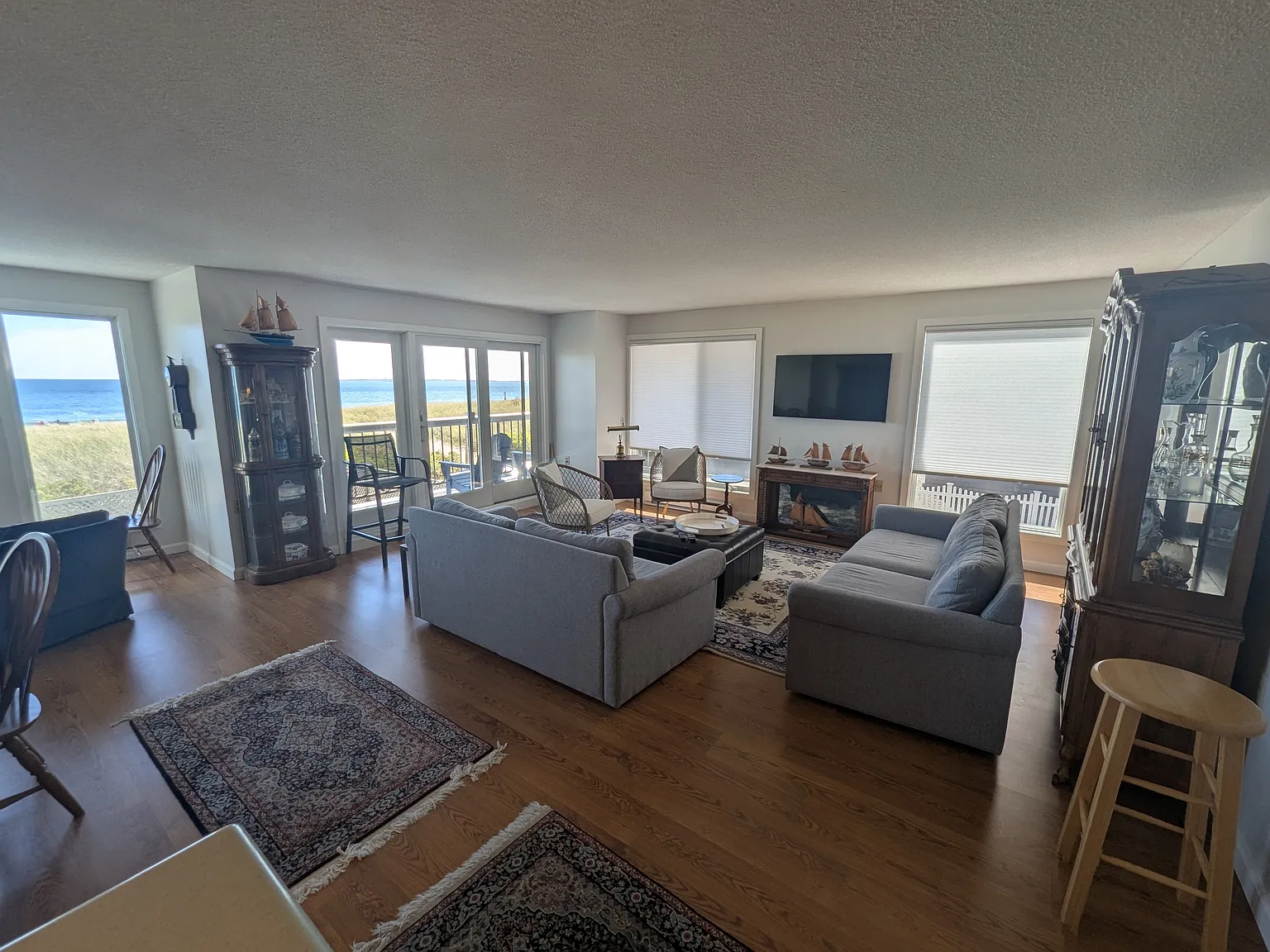 2 bed, 1325 sqft, $2,500 — Photo 3