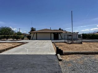 12557 Snapping Turtle Rd, Apple Valley, CA 92308