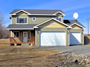 13696 E Guernsey Ln, Palmer, AK 99645