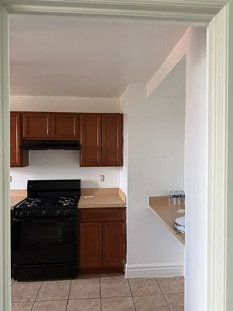 2 bed, 1.0 bath, 1384 sqft, $1,750 — Photo 3