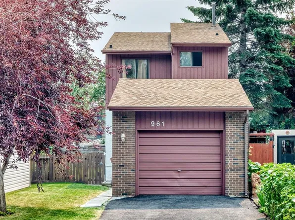 961 N Ranchview Cres NW, Calgary, AB T3G 1A4
