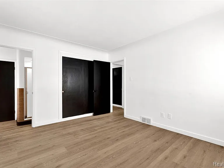 2580 Walnut Lake Rd — Photo 11