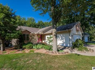 6207 Edgewood Dr, Jackson, MI 49203