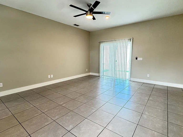 256 Hyacinth Ct — Photo 11