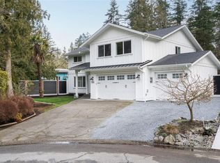 1018 Elstree Close, Central Saanich, BC V8M 1A4