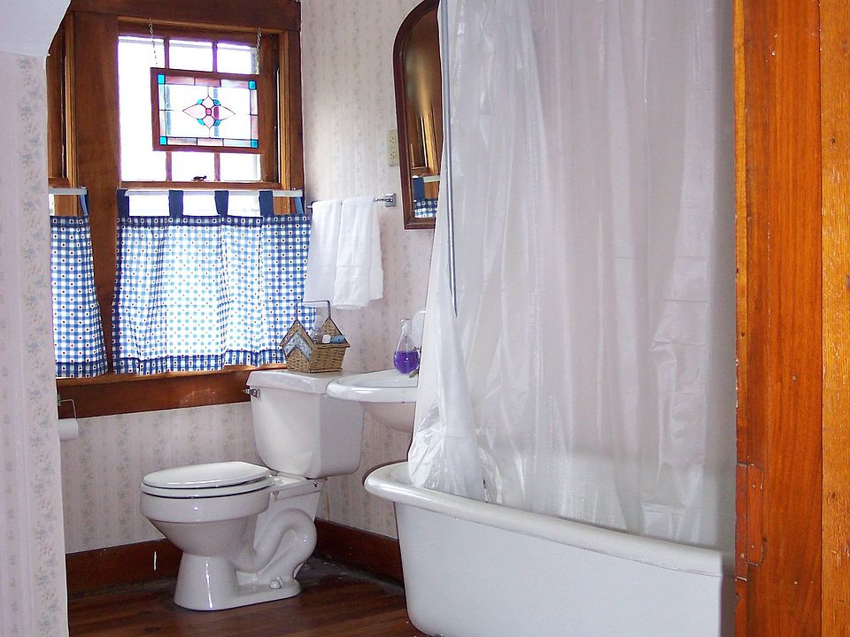 Clawfoot tub in 3rd floor bathroom.
