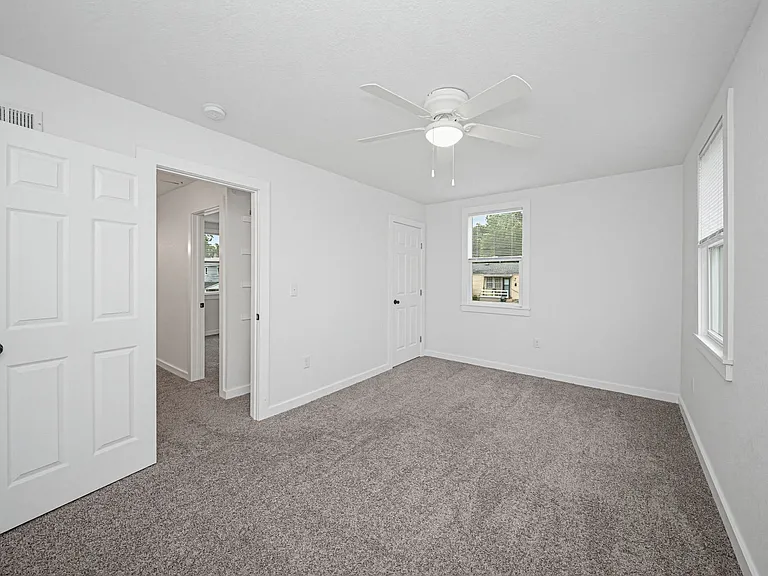 740 W 1st St — Photo 6